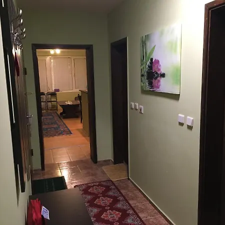 Spacious 2 Bedroom Near The City Center *