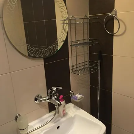 Spacious 2 Bedroom Near The City Center Апартаменты *