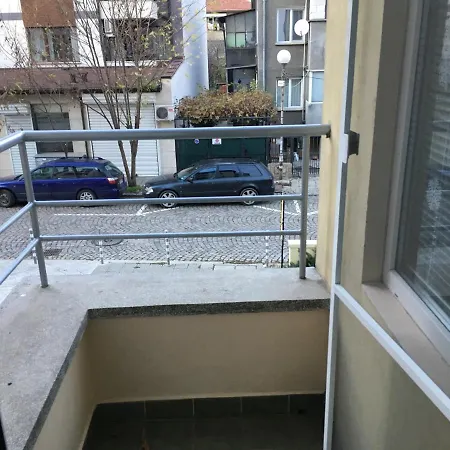 Spacious 2 Bedroom Near The City Center Apartment Sofia